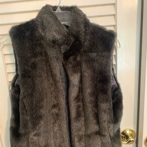 Faux fur vest, barely worn